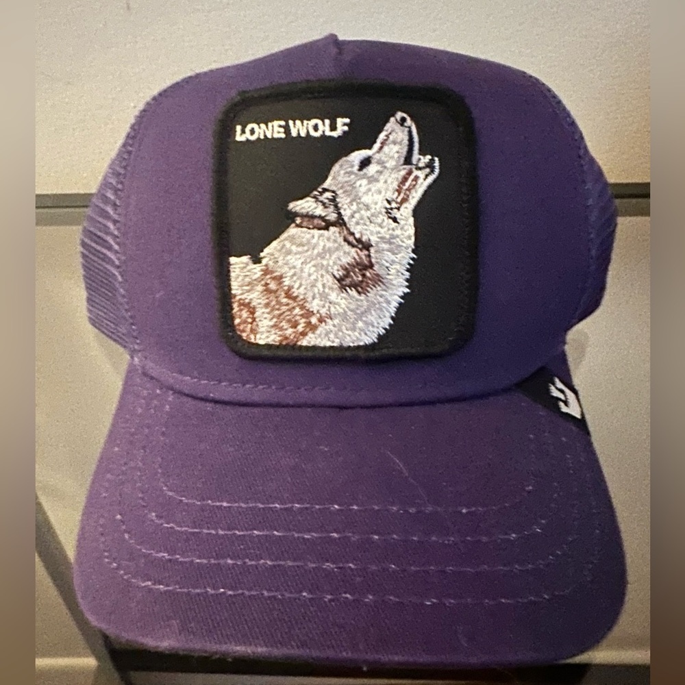 *NWT* Goorin Bros “Lone Wolf” 🐺 Trucker Hat OS